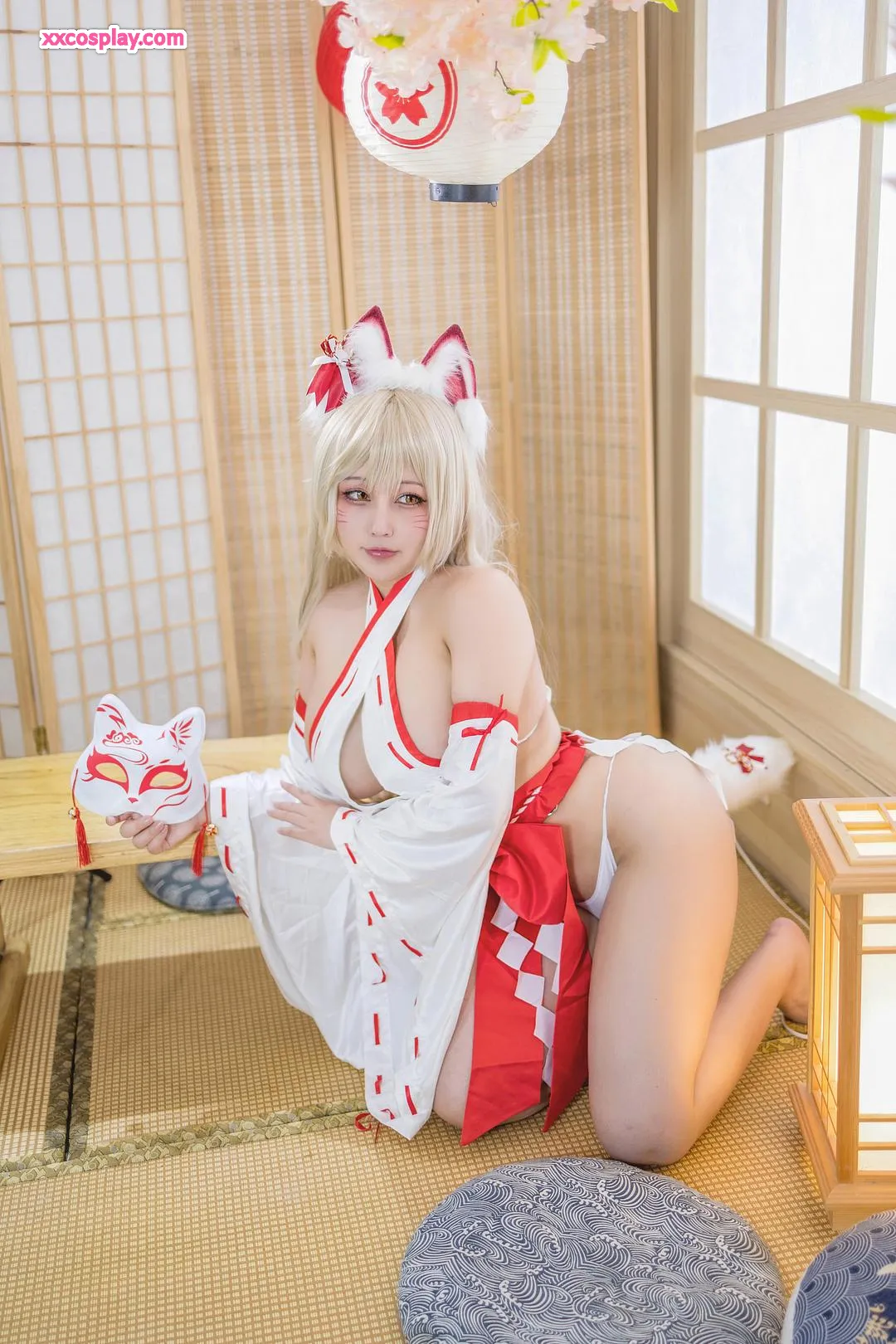 KANEKO_咔喵: Fox Shrine Maiden